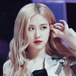Rosé朴彩英稀有图头像壁纸朋友圈背景图