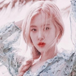 Rosé朴彩英稀有图头像壁纸朋友圈背景图
