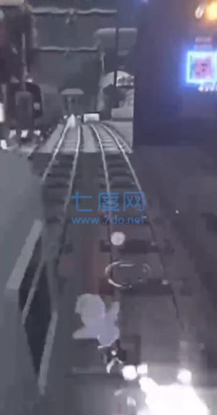 地铁跑酷雪地墨水hc版本截图0