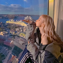Rosé朴彩英稀有图头像壁纸朋友圈背景图