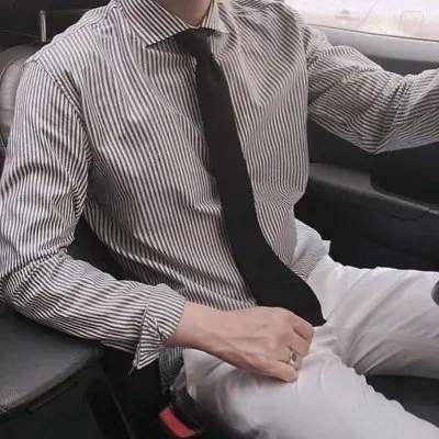 2021腹肌男生撩人头像.jpg