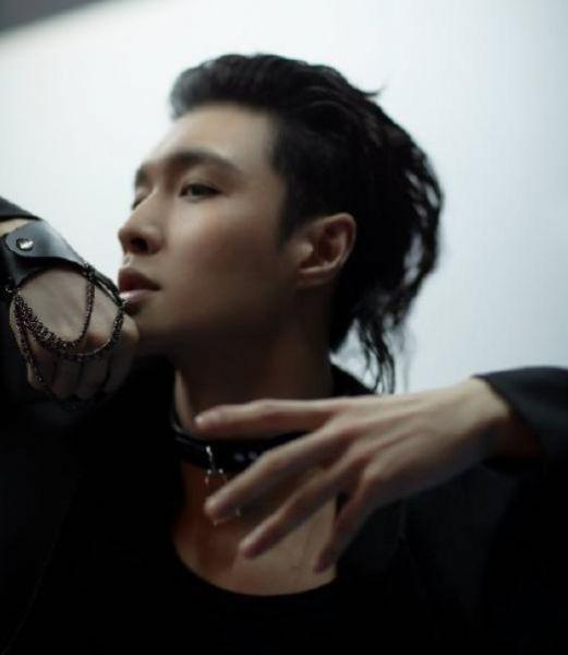 张艺兴鲶鱼头造型图片 v4.0.1